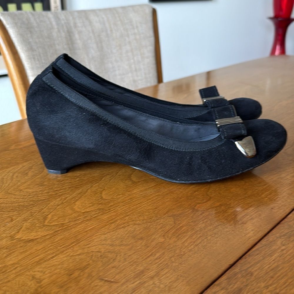 Stuart Weitzman suede pumps - Picture 2 of 7